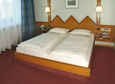 Klingerhof Отель Хёсбах